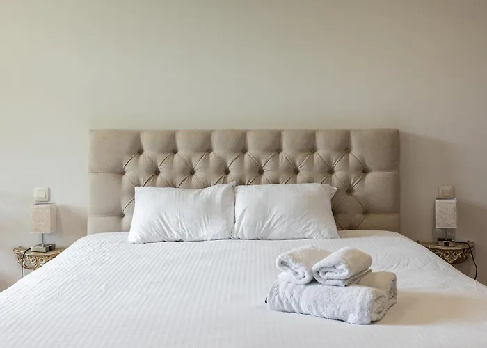 Δωμάτια σε οικογενειακή κατοικία Au Chateau 102 *